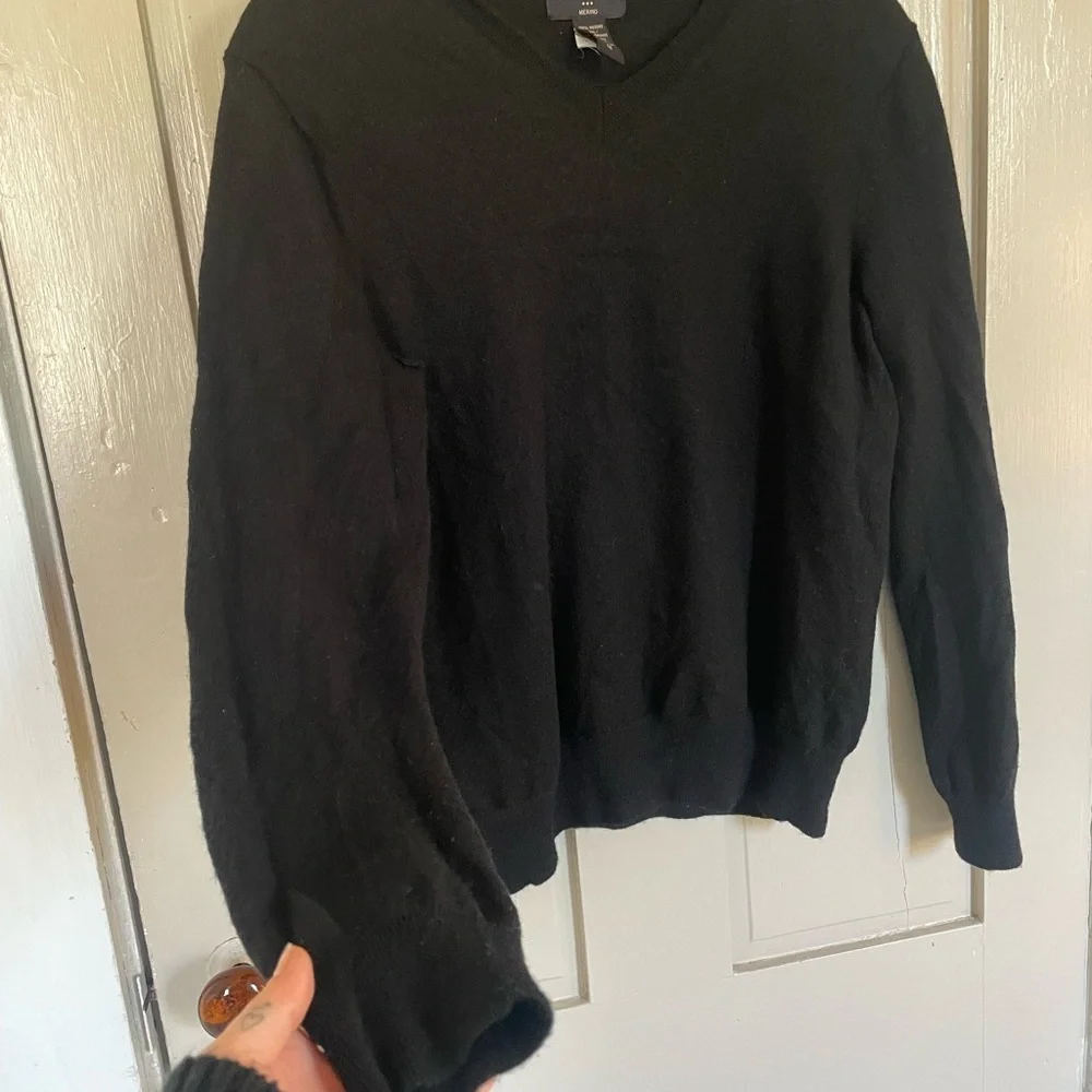 Banana Republic Black V-Neck Sweater Relaxed Fit 100% Merino Wool Y2K Comfy NWOT - Picture 6 of 9